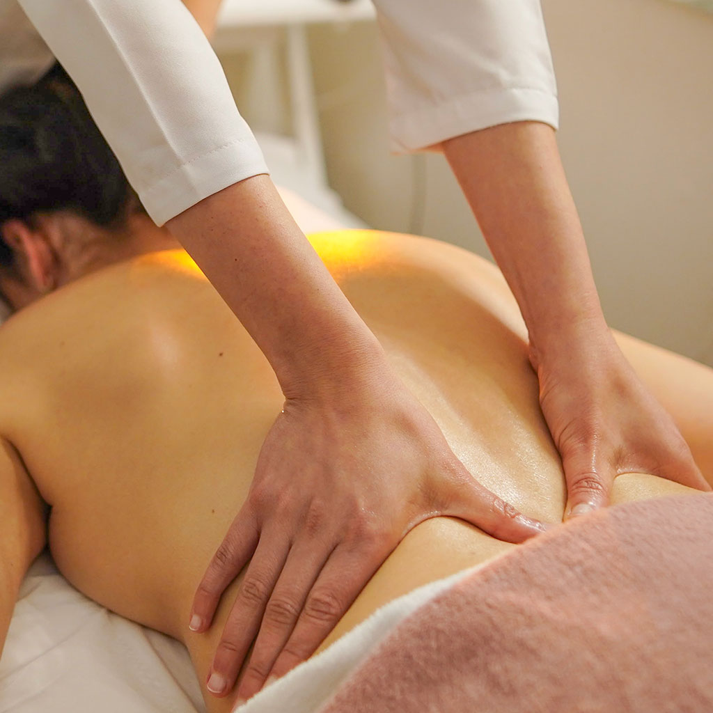 Manual lymphatic drainage treatment